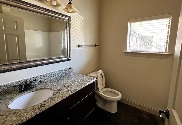 810-106 1st floor bathroom