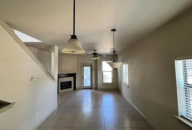 810-106 living room